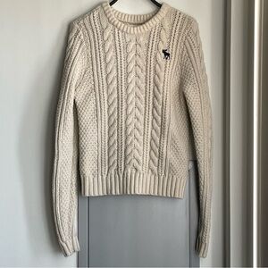 ABERCROMBIE & FITCH Cable Knit Cream Crewneck Sweater
